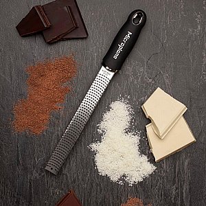 מגרדת מוט פרימיום ידית שחורה MICROPLANE זסטר מגרדת מוט פרימיום ידית שחורה MICROPLANE זסטר